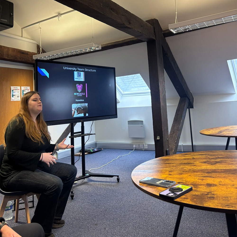 e-Sports team member Isla Henderson speaks to post-16 e-sports group!